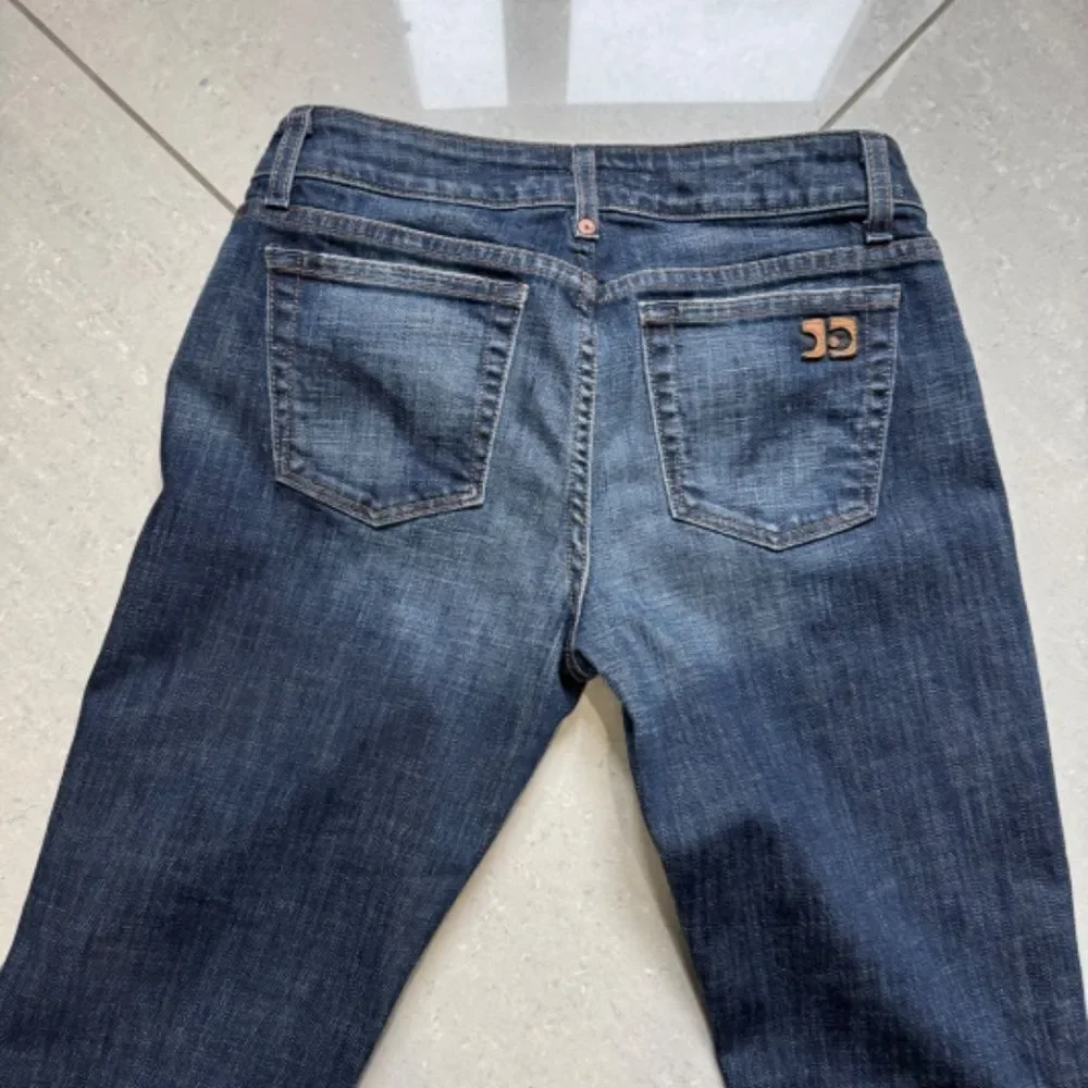 Joe's Jeans Low Rise - Picture 7 of 10